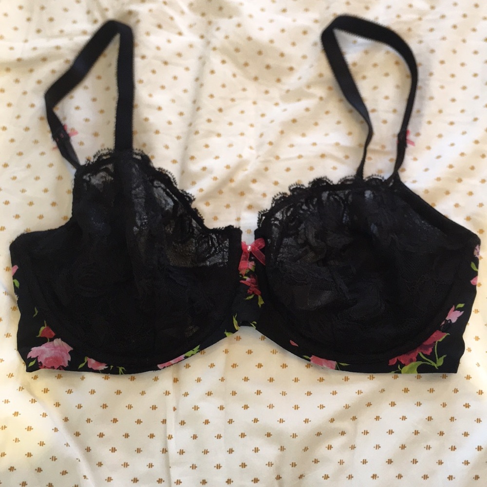 Victoria’s Secret unlined bra